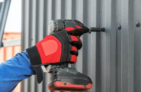 Travaux de zinguerie - Saint-Julien-les-Rosiers